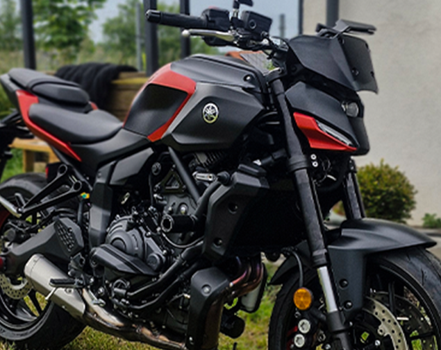 Motorcycle visual transformation focused on materials surface and character